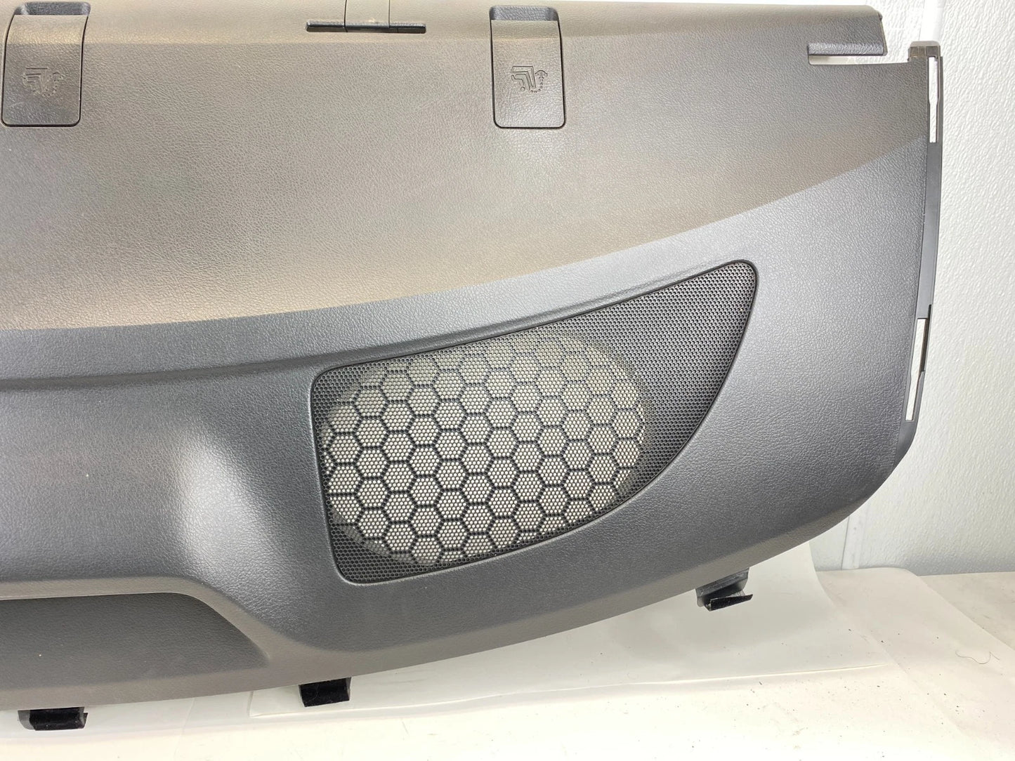 11 12 13 TOYOTA COROLLA REAR HIGH MOUNTED SPEAKER INTERIOR COVER TRIM 6433002520