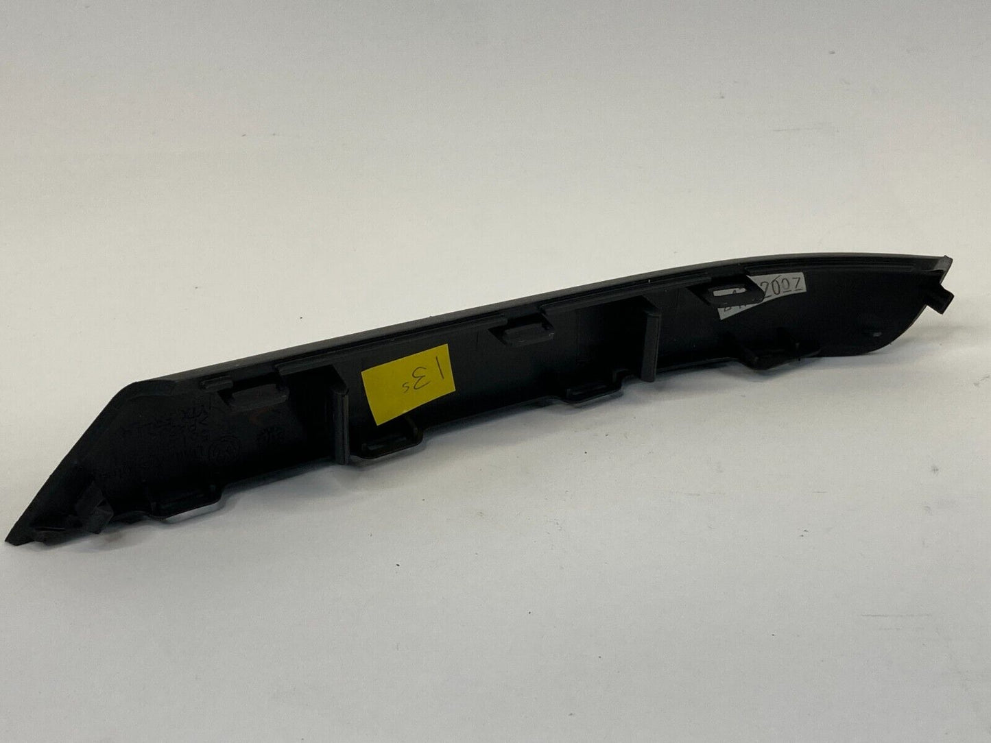 12-15 Volkswagen Passat Front Left Side Door Pull Handel Trim Bezel 561867171