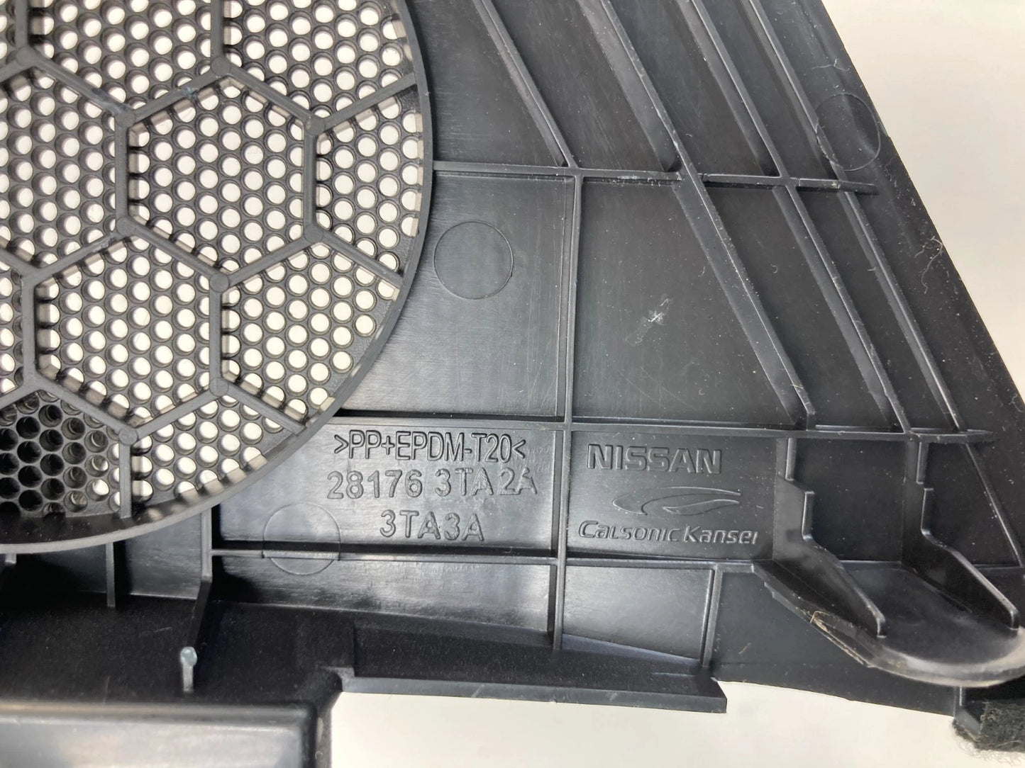 2013-2018 NISSAN ALTIMA DASH RIGHT SIDE SPEAKER GRILLE COVER TRIM 281763TA2A OEM