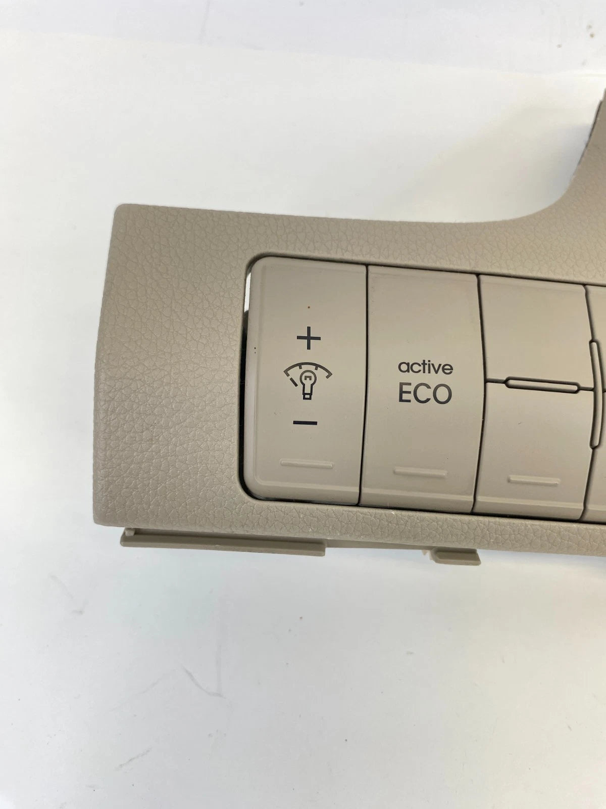 13-17 HYUNDAI ELANTRA GT ECO TRACTION BUTTON SWITCH W/ COVER DY84730-A5000 OEM
