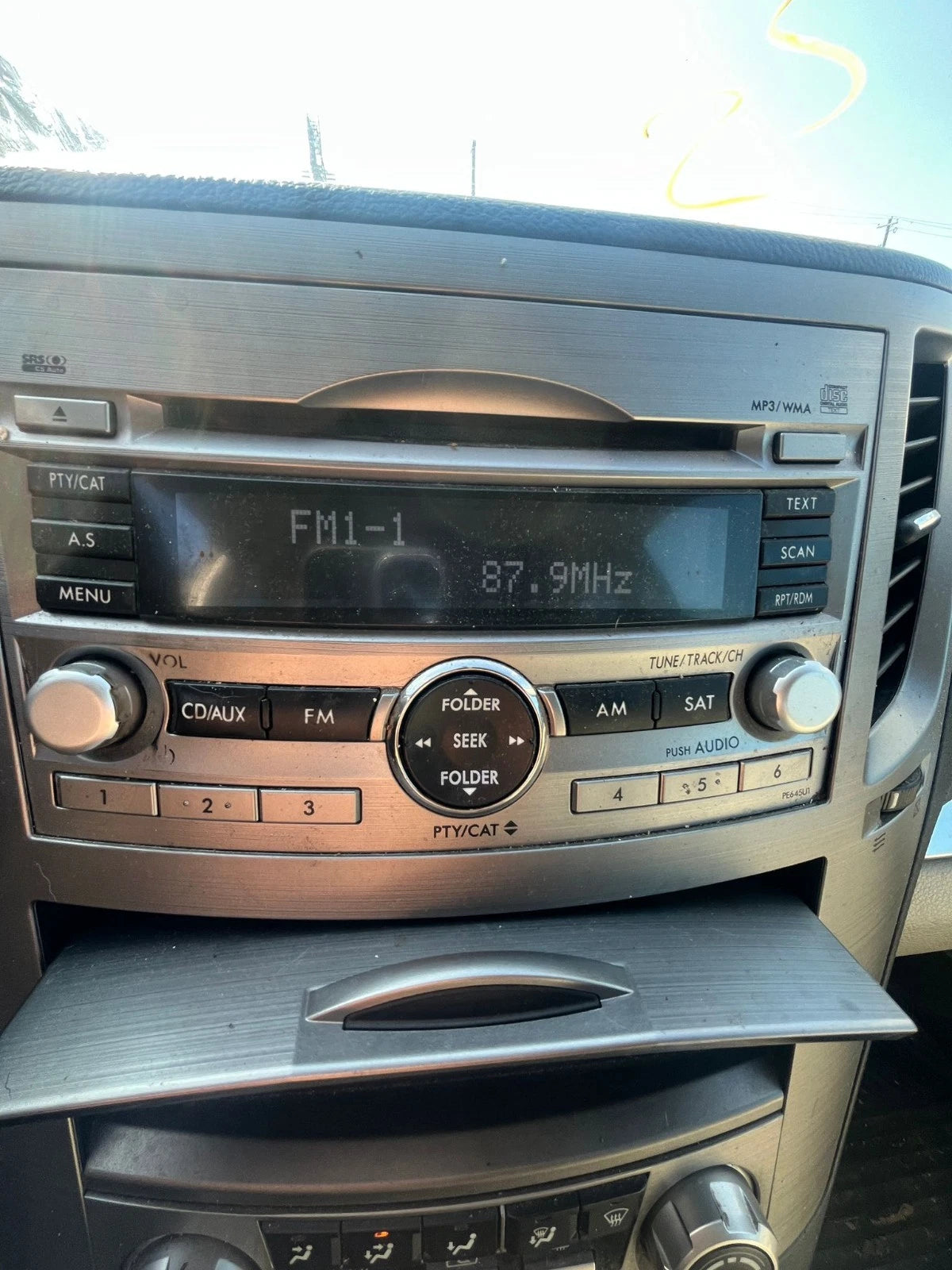 2010-2012 SUBARU OUTBACK LEGACY AM FM CD PLAYER RADIO RECEIVER OEM 86201AJ64A