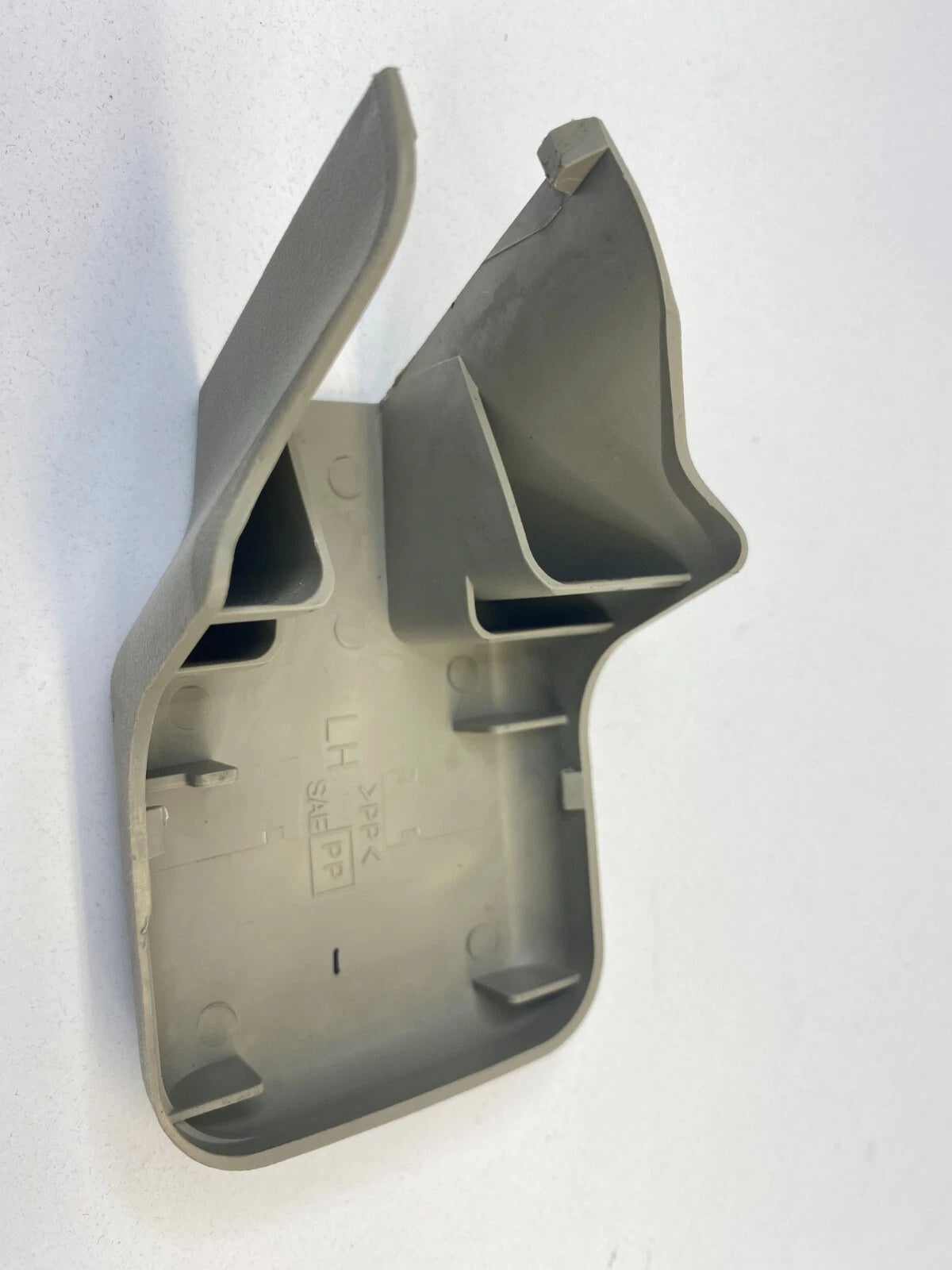 2001 2002 2003 INTINITI QX4 LEFT SIDE SEAT TRACK END COVER TRIM CAP PANEL OEM