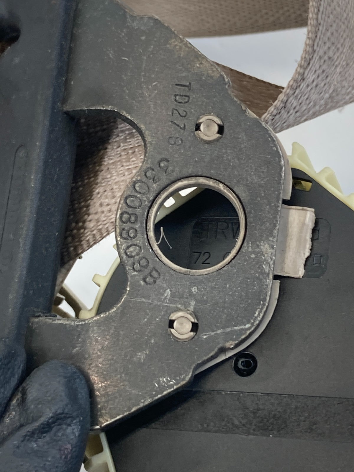 2000-2005 Chevy Monte Carlo Front Right Passenger Side Seat Belt Retractor OEM