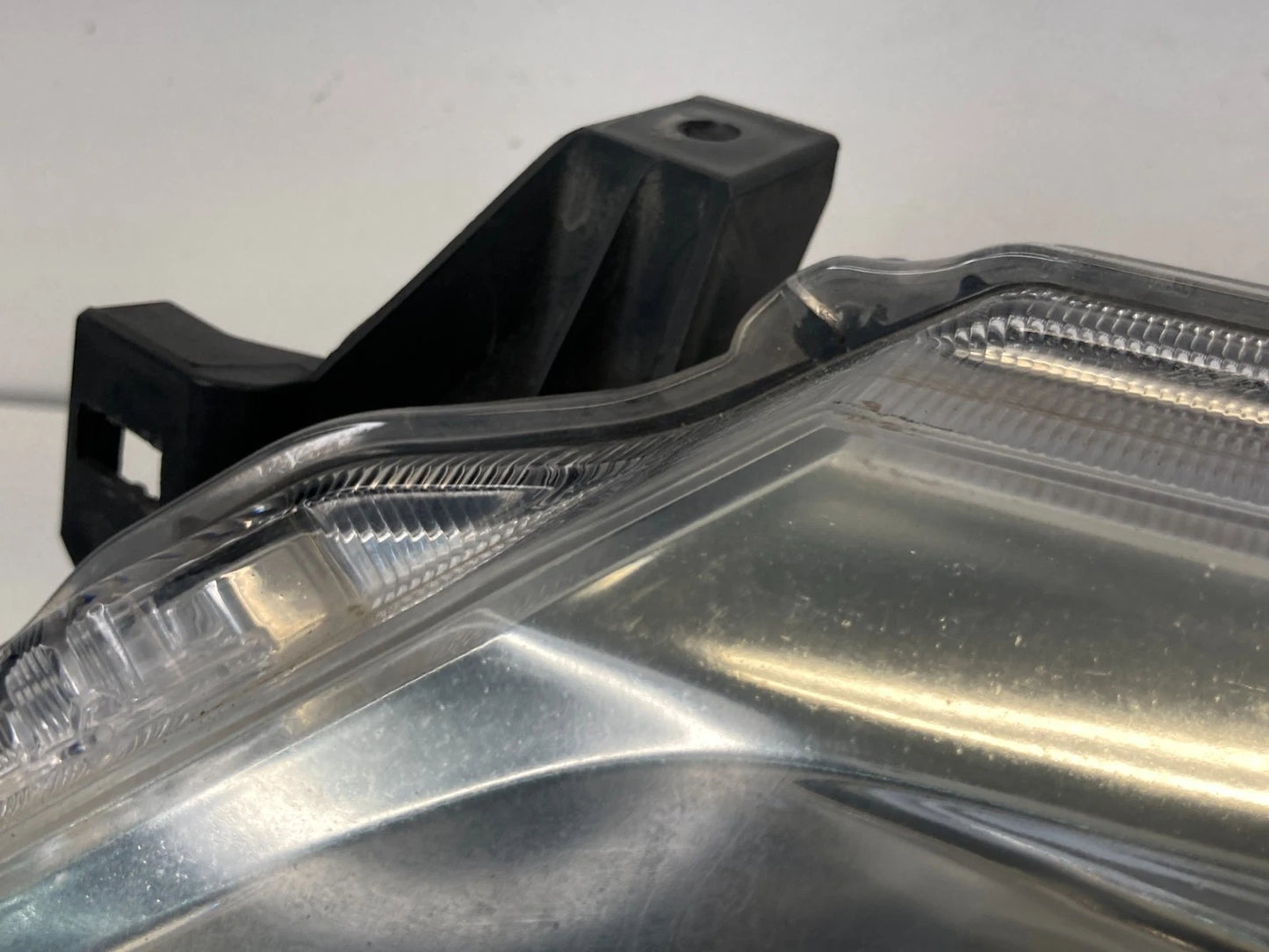 2012-2017 Nissan Quest Front Left Driver Headlight Headlamp Halogen OEM