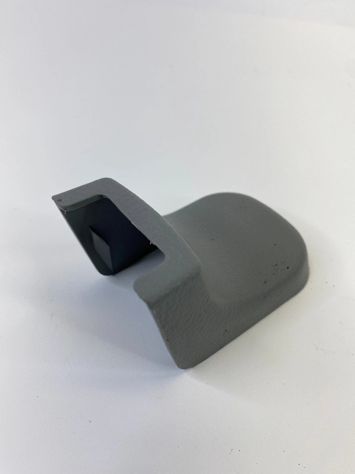 2007-2009 HYUNDAI SANTA FE SEAT RAIL TRACK END COVER CAP TRIM 88098-2B000 OEM