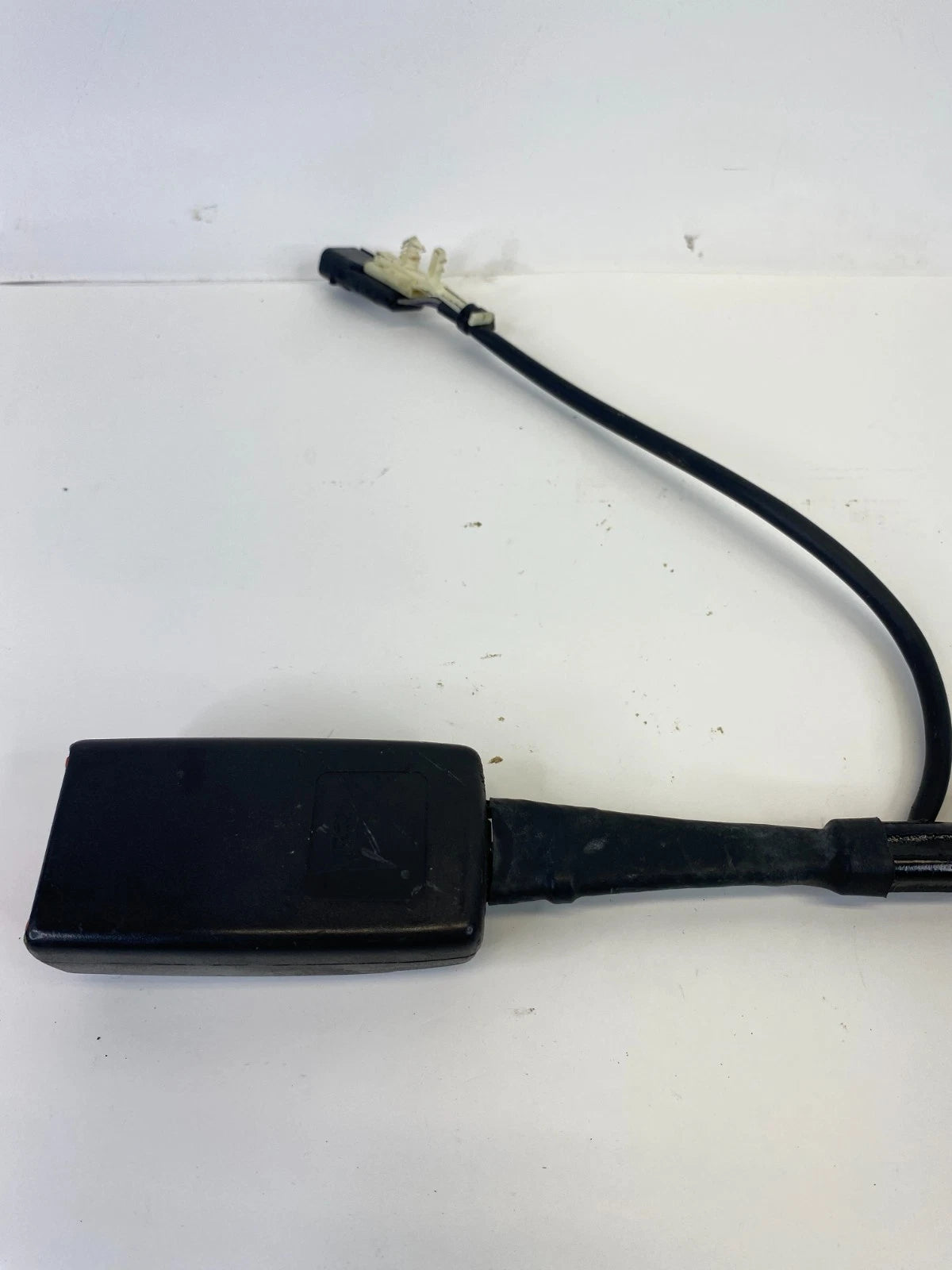 2014-2019 Ford Taurus Sedan Front Right Passenger Side Seat Belt Buckle Assy