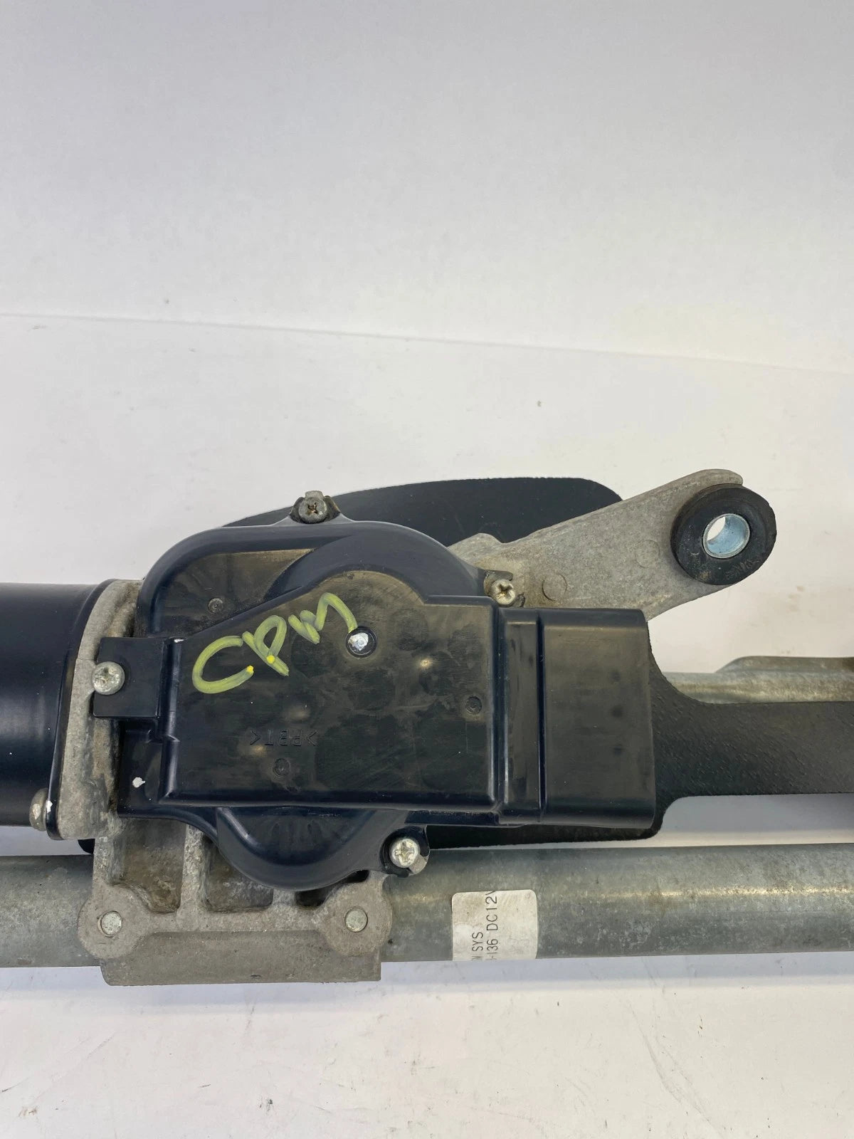 2010-2017 CHEVROLET EQUINOX FR WINDSHIELD WIPER MOTOR TRANSMISSION OEM 84241847