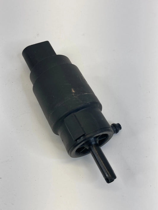 2015-2017 CHRYSLER 200 WINDSHIELD WASHER WIPER FLUID PUMP ASSEMBLY 3090358 OEM