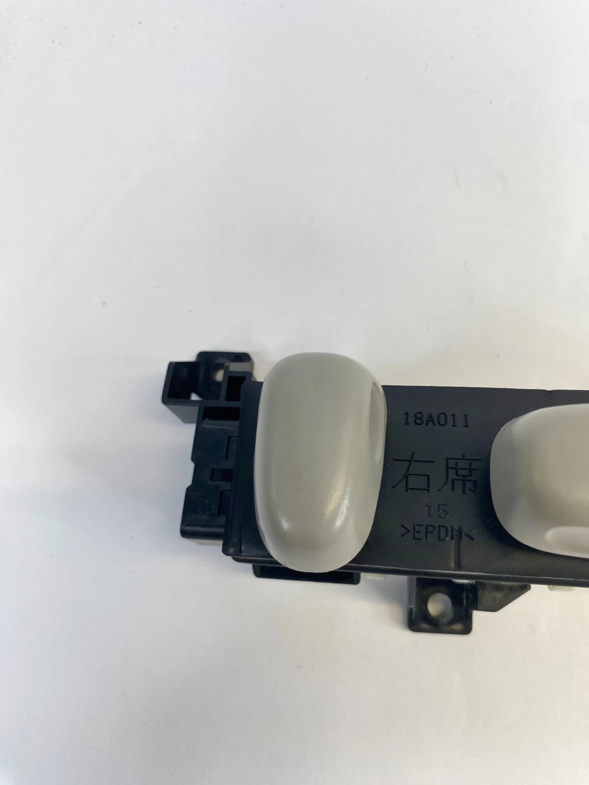 2009-2015 TOYOTA VENZA FRONT RIGHT PASSENGER SIDE SEAT ADJUSTMENT CONTROL SWITCH