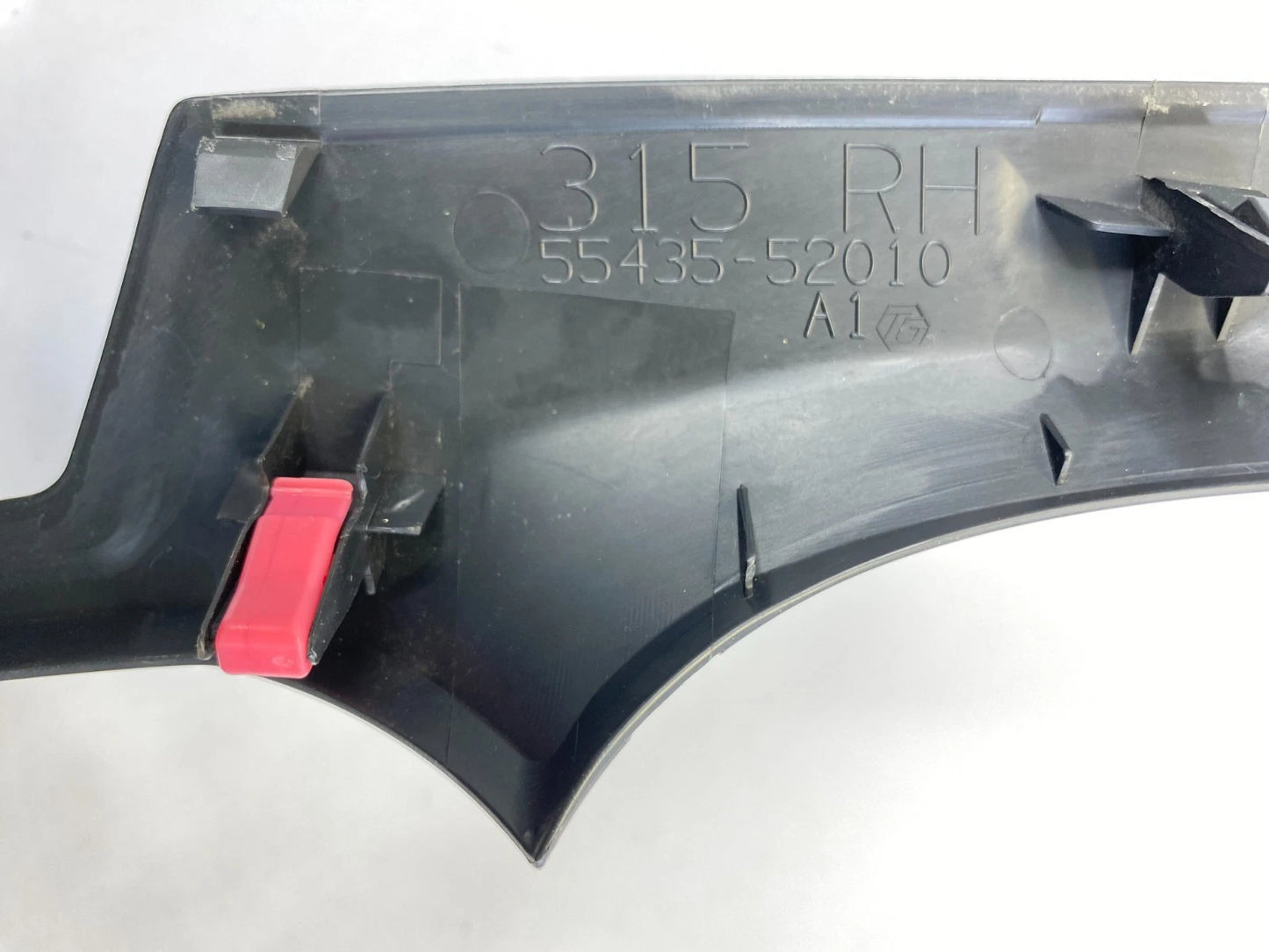 06-11 TOYOTA YARIS CENTER RIGHT DASH END FINISH PANEL TRIM 55435-52010 OEM