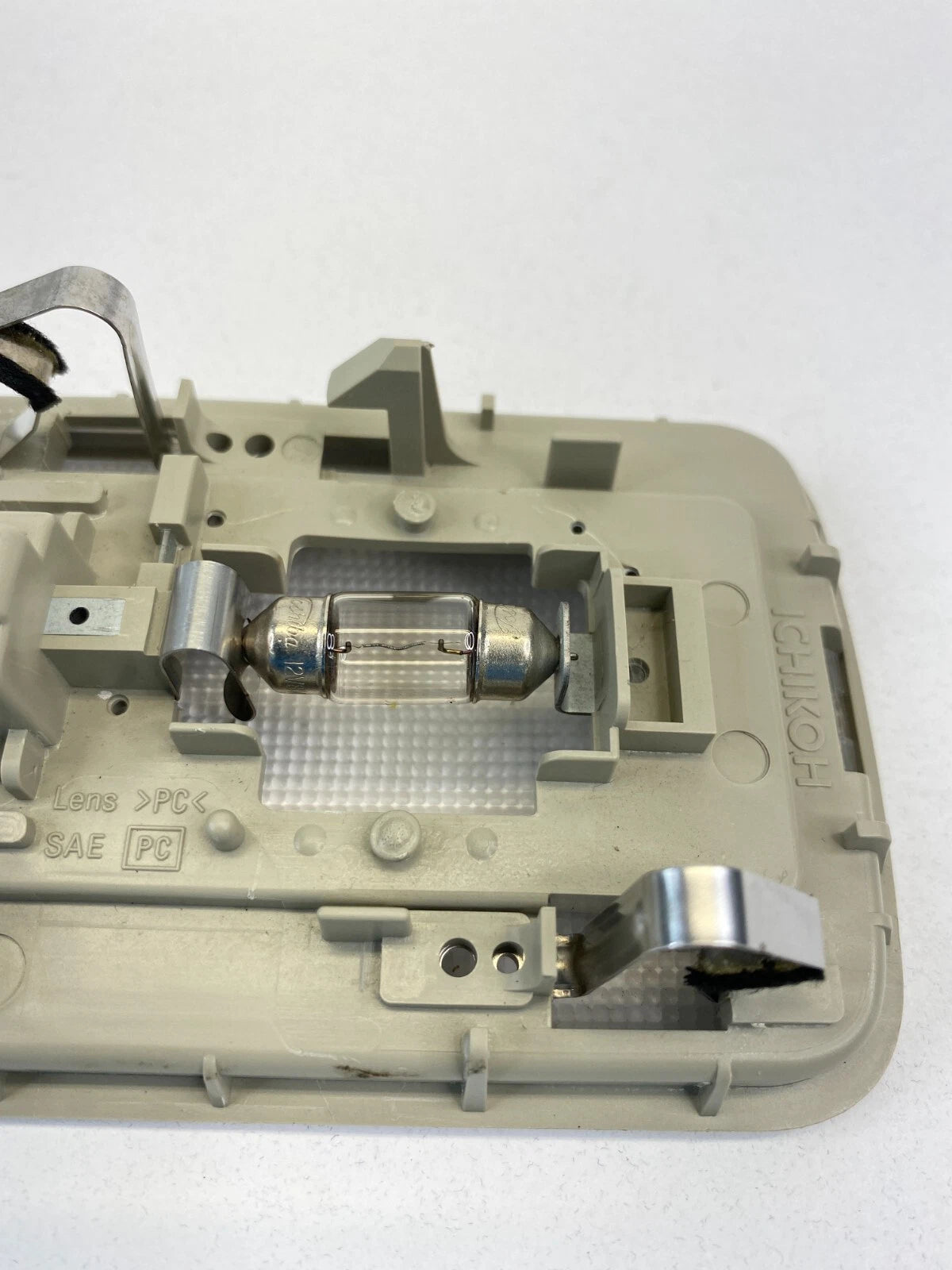 2008-2013 NISSAN ROGUE REAR UPPER ROOF OVERHEAD DOME LIGHT LAMP OEM