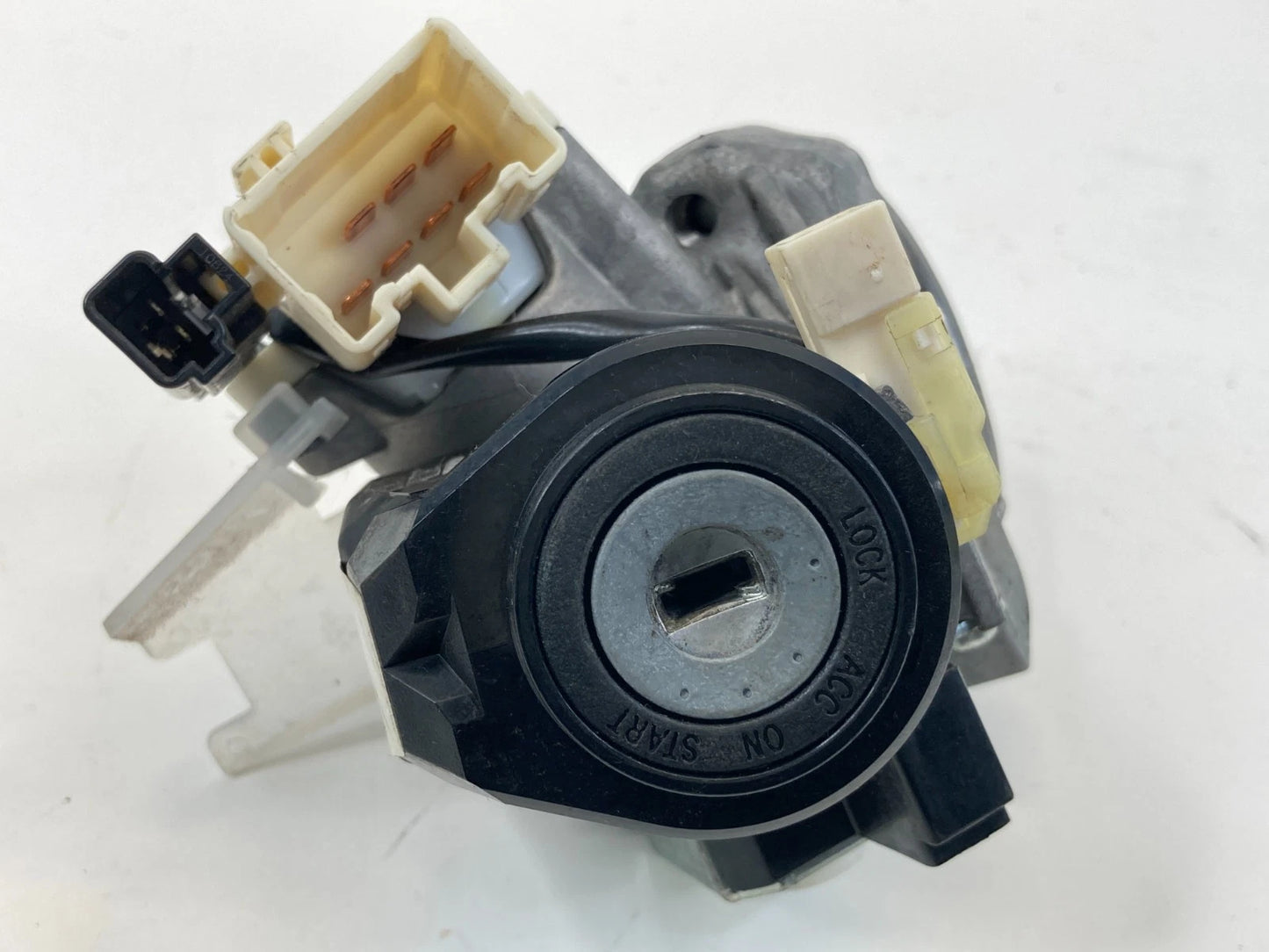 2009-2013 TOYOTA MATRIX IGNITION SWITCH LOCK CYLINDER & KEY 89783-02070 OEM