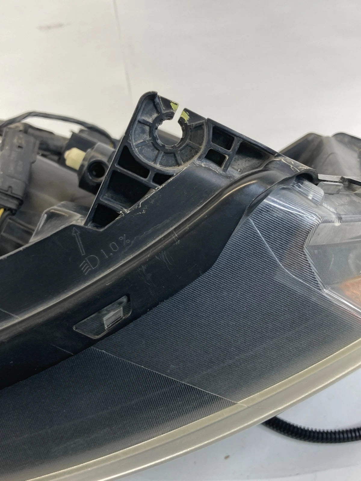 2013-2015 EXPLORER INTERCEPTOR UTILITY RIGHT SIDE HEADLIGHT HEADLAMP HALOGEN OEM