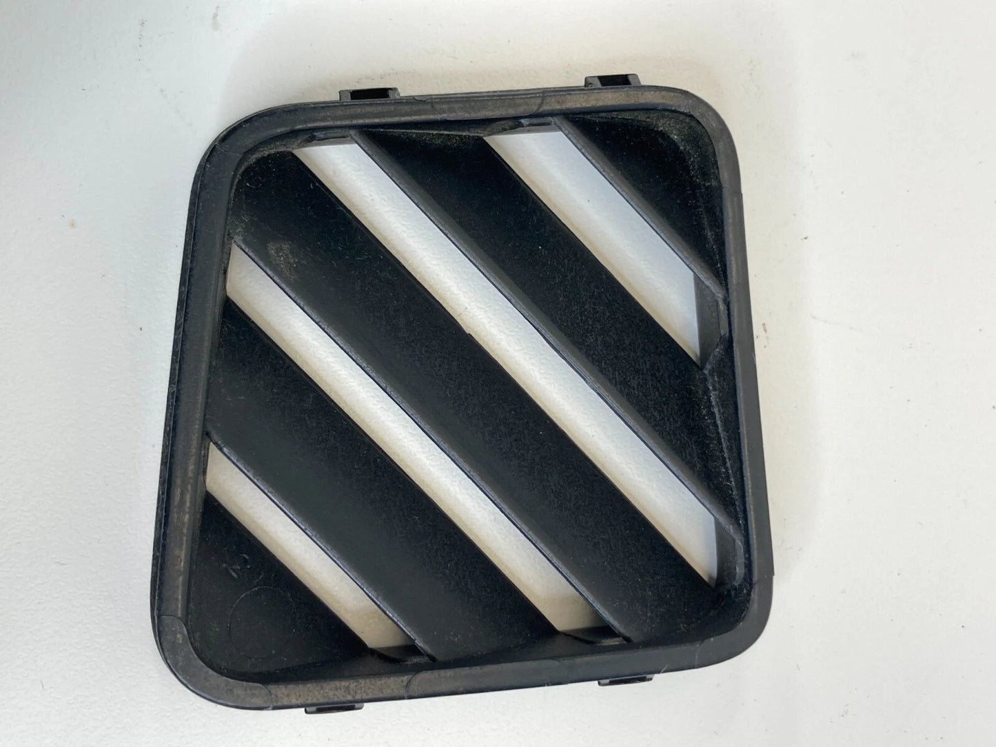 2009-2017 JEEP PATRIOT DASH LEFT UPPER FRONT AIR VENT DEFROSTER GRILLE GRILL OEM