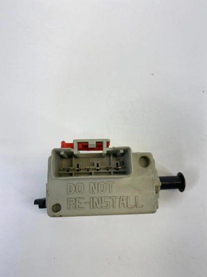 2001-2007 DODGE CARAVAN BRAKE LIGHT LAMP STOP BUTTON SWITCH 56045043AG OEM