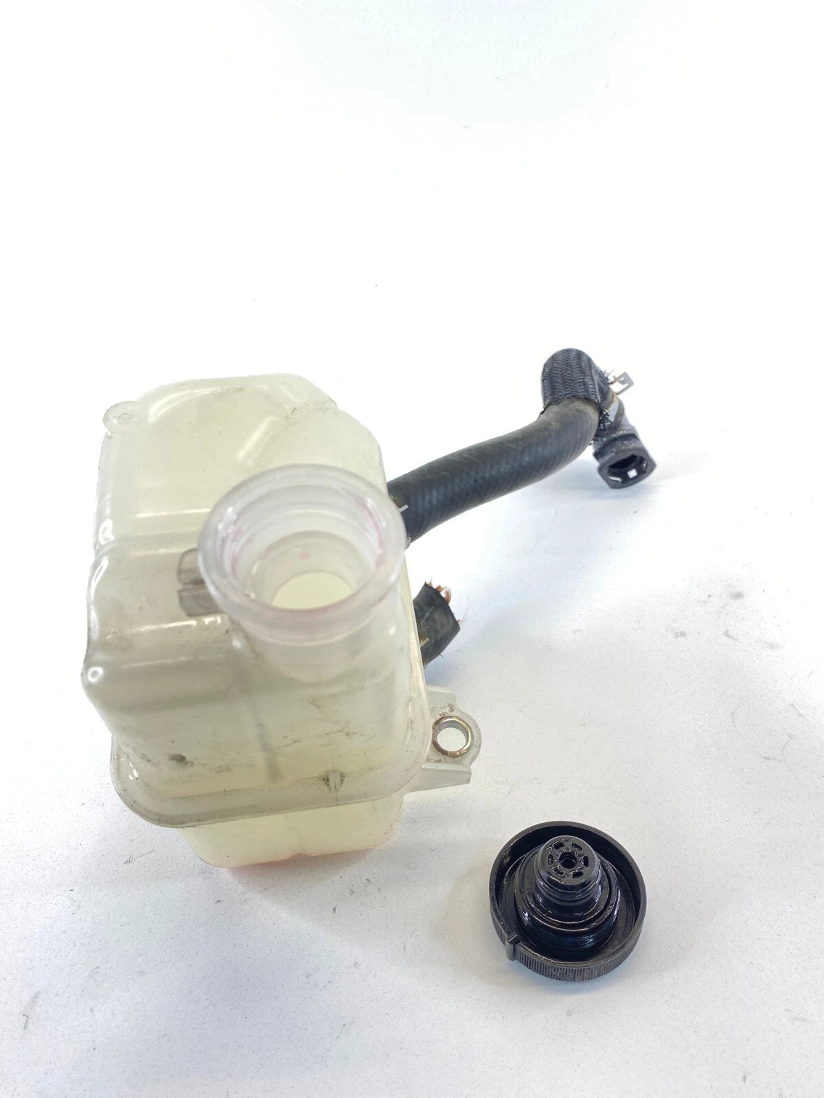 10-15 TOYOTA PRIUS BASE 12-17 PRIUS V RADIATOR COOLANT TANK RESERVOIR BOTTLE OEM