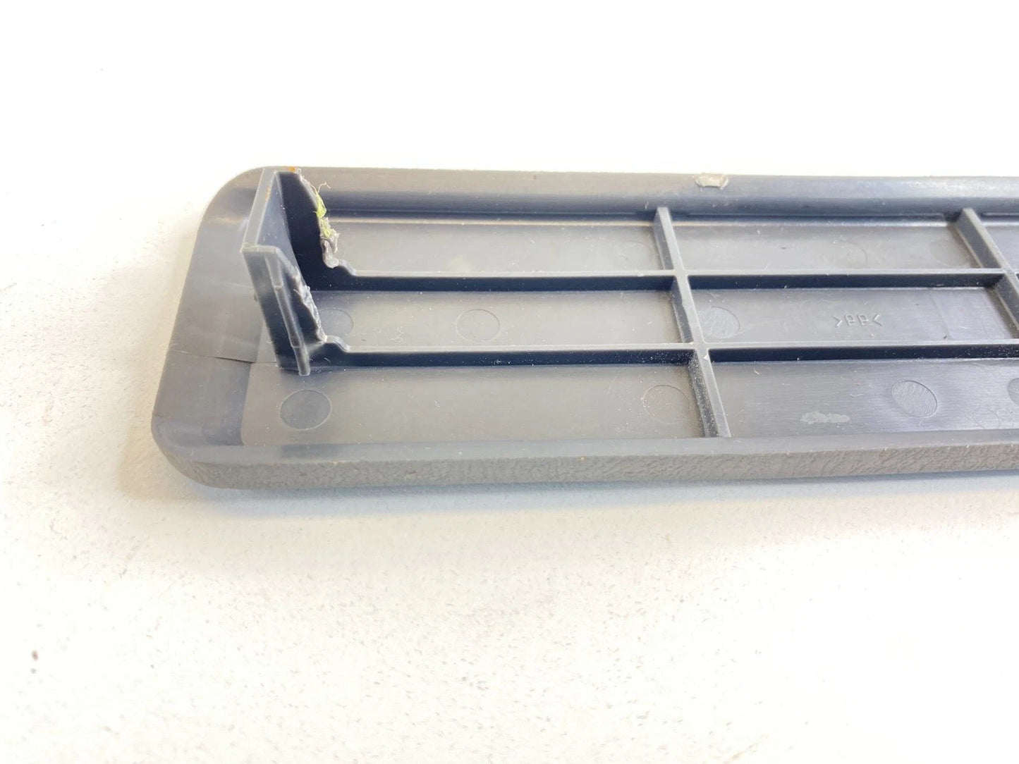 200-2005 TOYOTA RAV4 FLOOR FRAME NUMBER ACCESS TRIM CAUTION PLATE COVER OEM