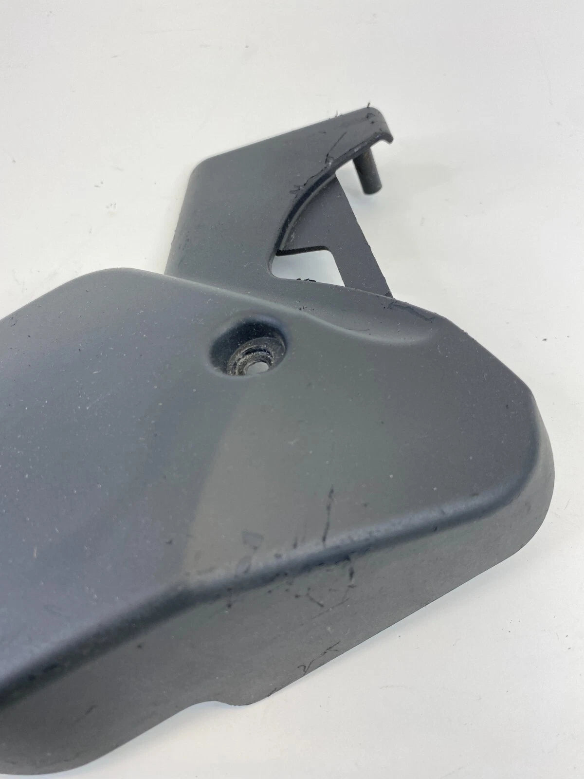 2004-2007 BMW 530I FRONT LEFT DRIVER SEAT COVER CAP TRIM 60829010 OEM