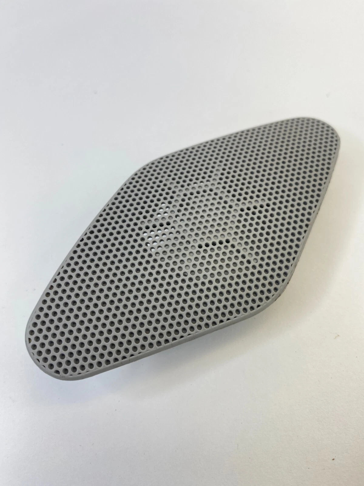 2009-2017 CHEVROLET TRAVERSE FRONT LH DRIVER SPEAKER GRILLE COVER OEM 30705321E