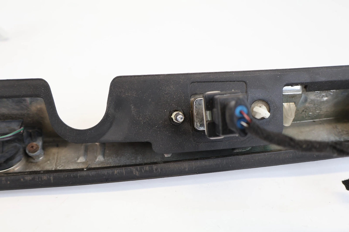 2000-2004 JAGUAR S-TYPE REAR TAILGATE TRUNK HANDLE W/ LICENSE PLATE LIGHTS OEM