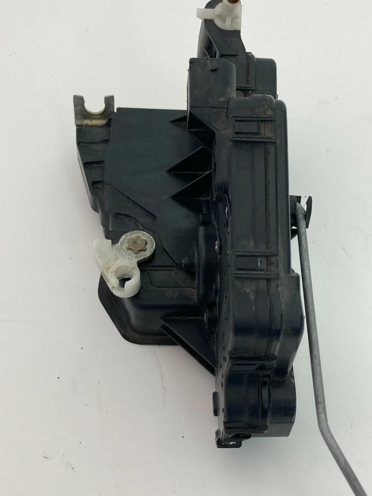 2001-2005 BMW 325I 325XI 330I 330XI REAR LEFT DOOR LOCK LATCH RELEASE ACTUATOR