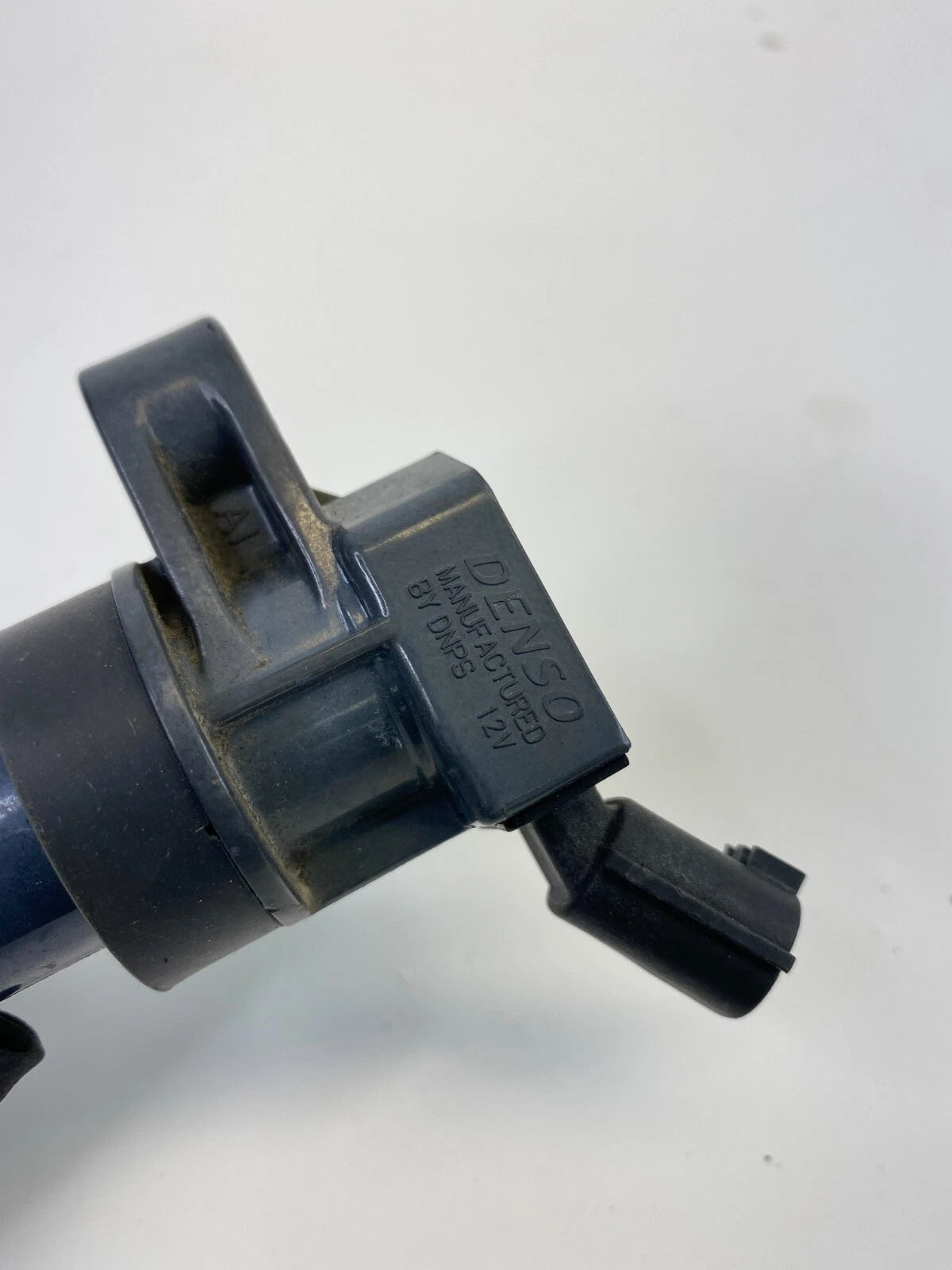2008-2014 HYUNDAI SONATA 2.4L L4 AT IGNITION COIL IGNITER DENSO 273003F100 OEM