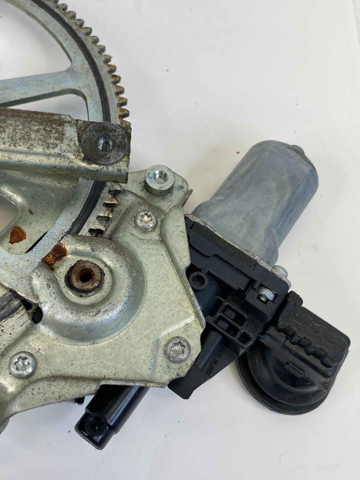 2004-2009 Toyota Prius Front Right Door Window Regulator W/ Motor 85710-35180