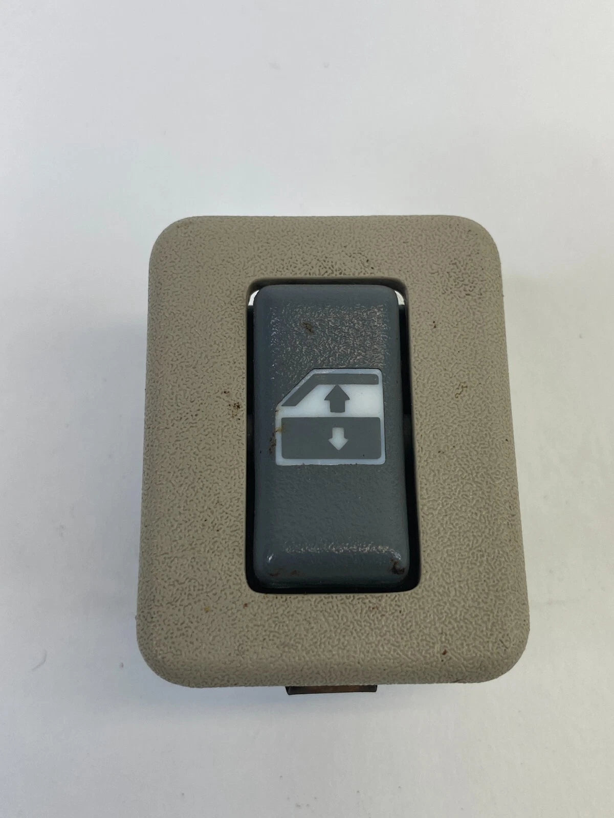 1999 2000 CADILLAC ESCALADE REAR LEFT SIDE DOOR POWER WINDOW SWITCH 15033680 OEM