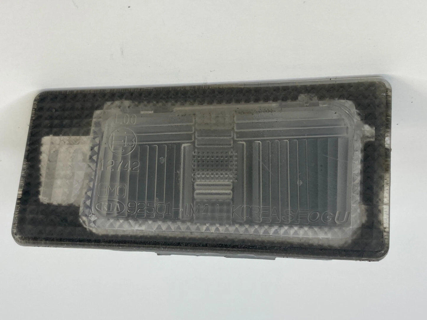 11-16 HYUNDAI ELANTRA REAR TRUNK LEFT LICENSE PLATE LIGHT LAMP 92501-1M4 OEM