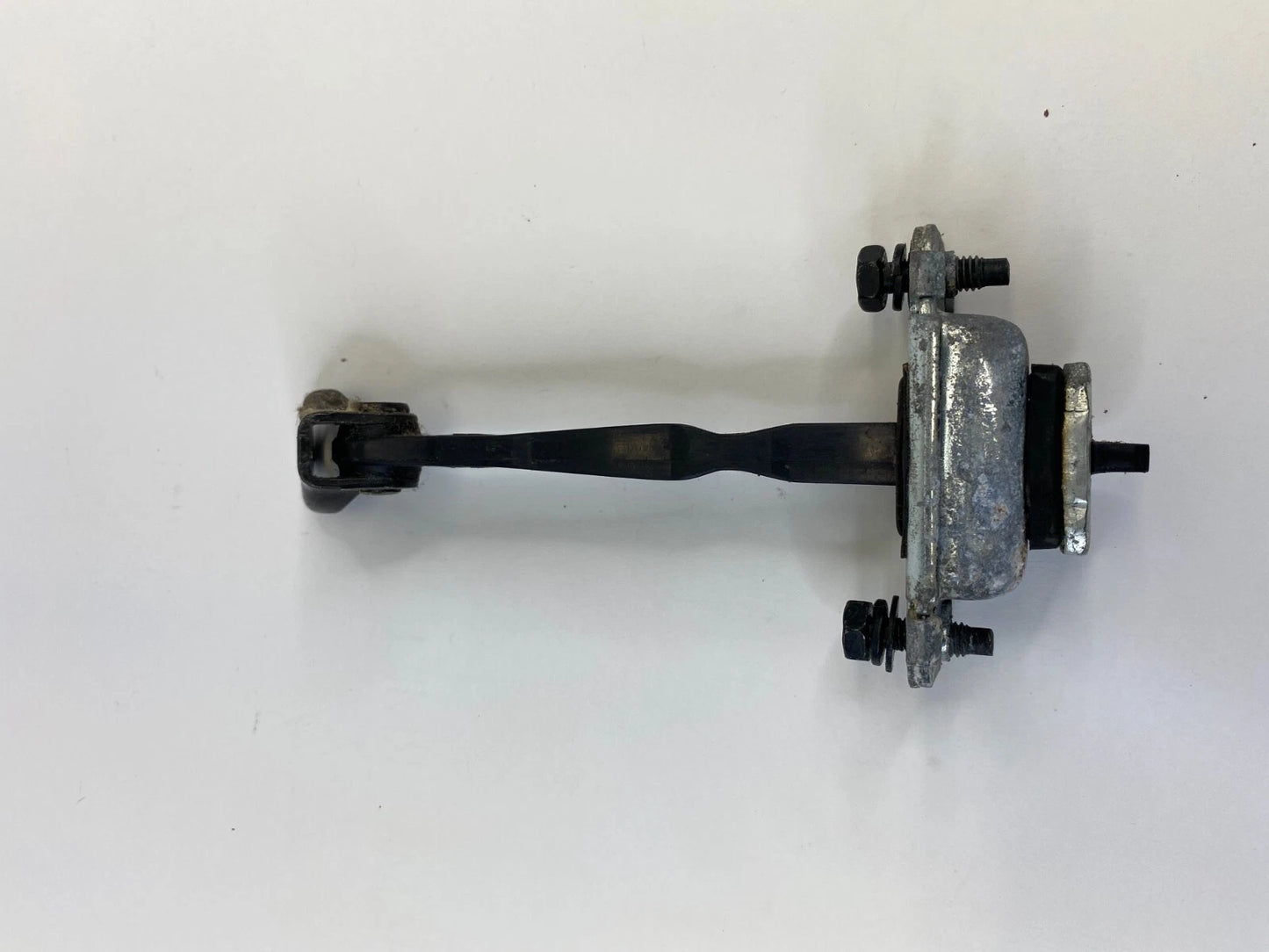 2006-2010 HYUNDAI SONATA SEDAN FRONT LEFT DOOR CHECK STOPPER CHECK STRAP HINGE