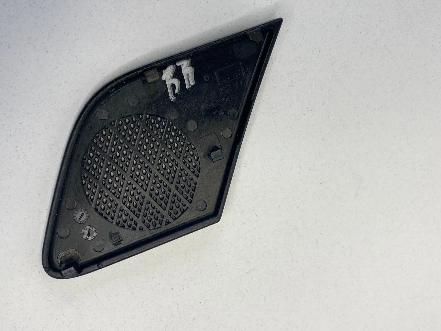 06-12 MERCEDES-BENZ R350 REAR RIGHT DOOR TWEETER SPEAKER COVER GRILL A2517300448