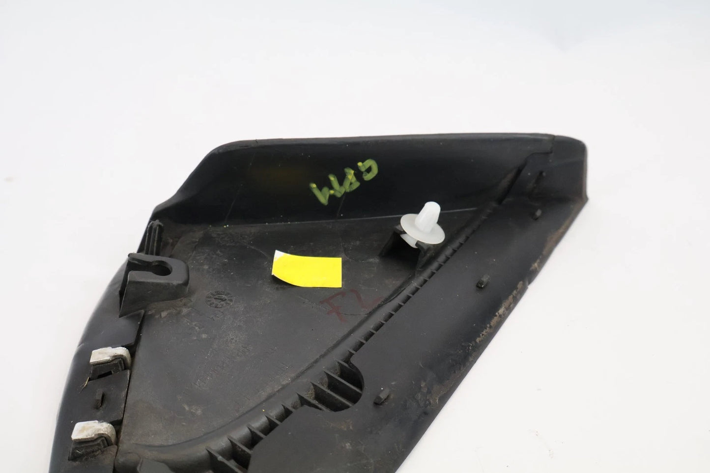 2016-2019 CHEVROLET CRUZE FRONT LEFT FENDER UPPER REARWARD CORNER TRIM BEZEL