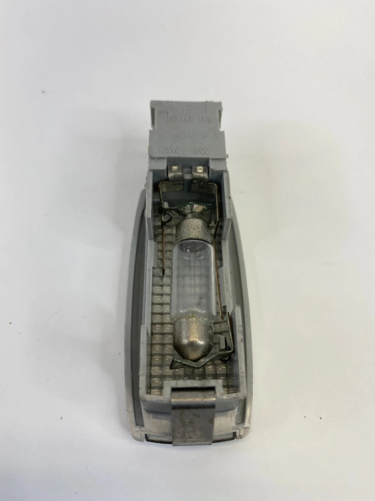 1998-2010 VOLKSWAGEN BEETLE FRONT SUNVISOR SUN VISOR VANITY LIGHT LAMP 3B094711