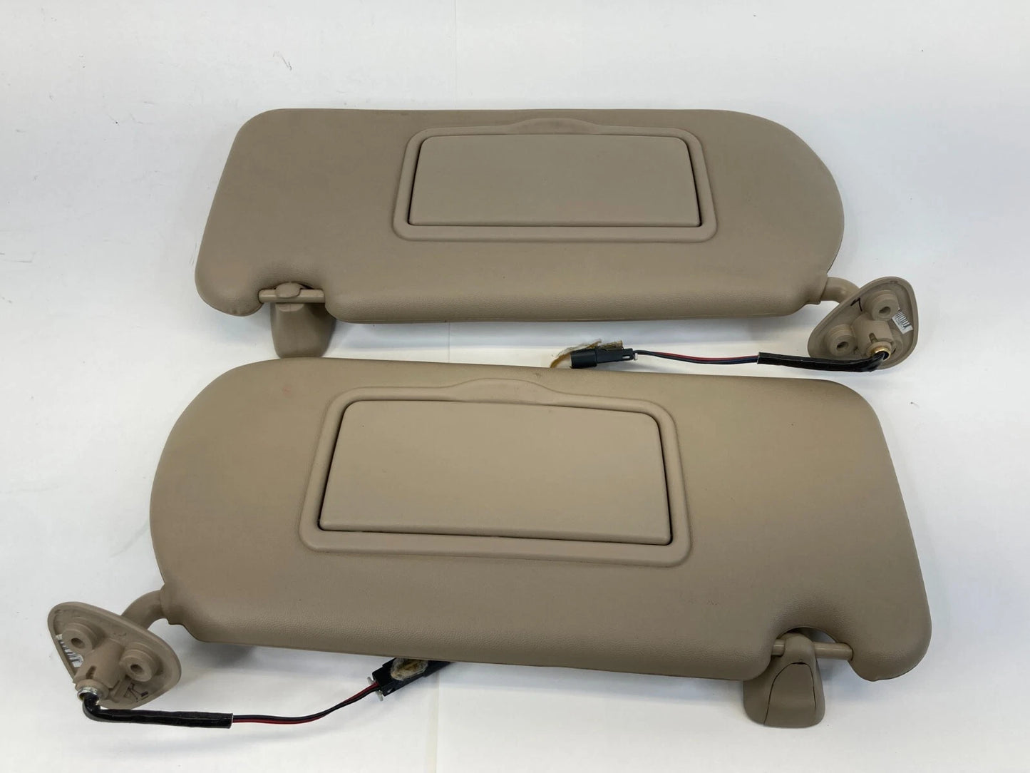 2004-2009 CADILLAC SRX FRONT LEFT RIGHT SUNVISORS PAIR SET ASSY UNIT OEM FACTORY