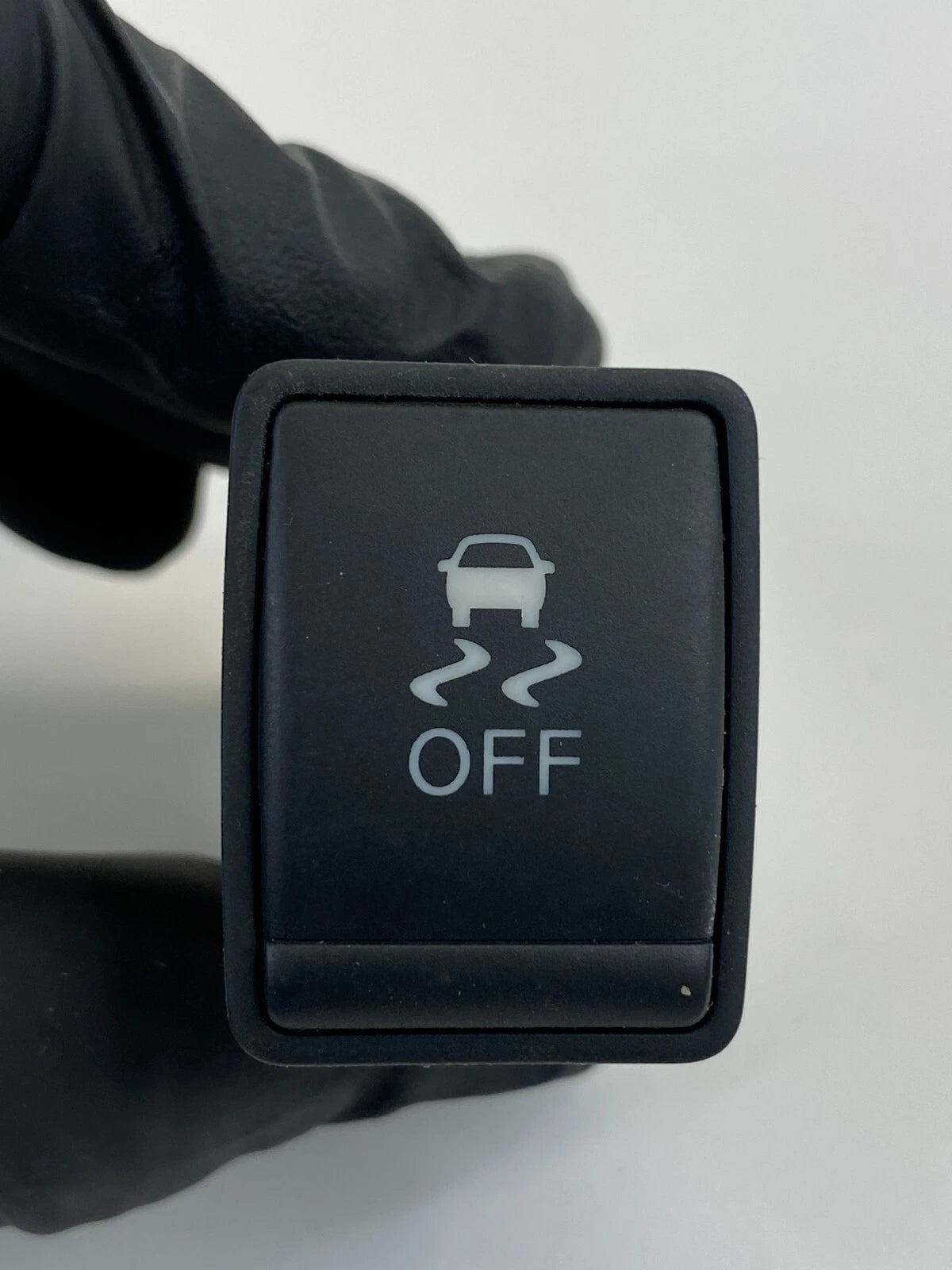2013-2019 NISSAN SENTRA DASH OFF TRACT TRACTION CONTROL SWITCH BUTTON OEM