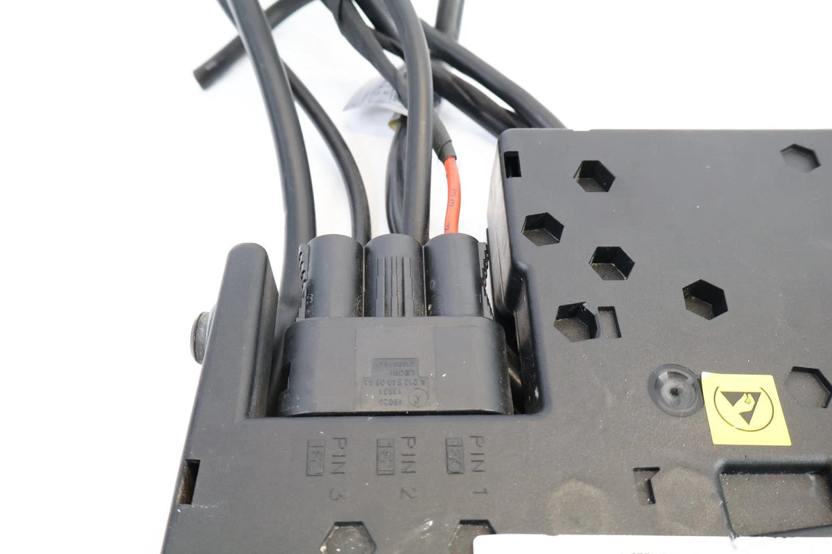2010-2016 MERCEDES W212 E350 E550 BATTERY POSITIVE TERMINAL FUSE BOX OEM