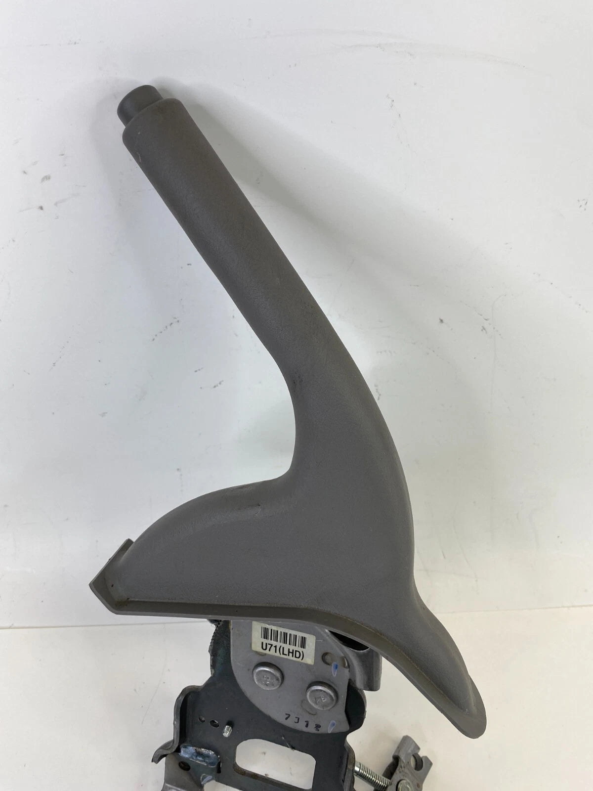 2006-2009 HYUNDAI TUCSON EMERGENCY PARKING BRAKE HANDLE LEVER ASSY GRAY OEM