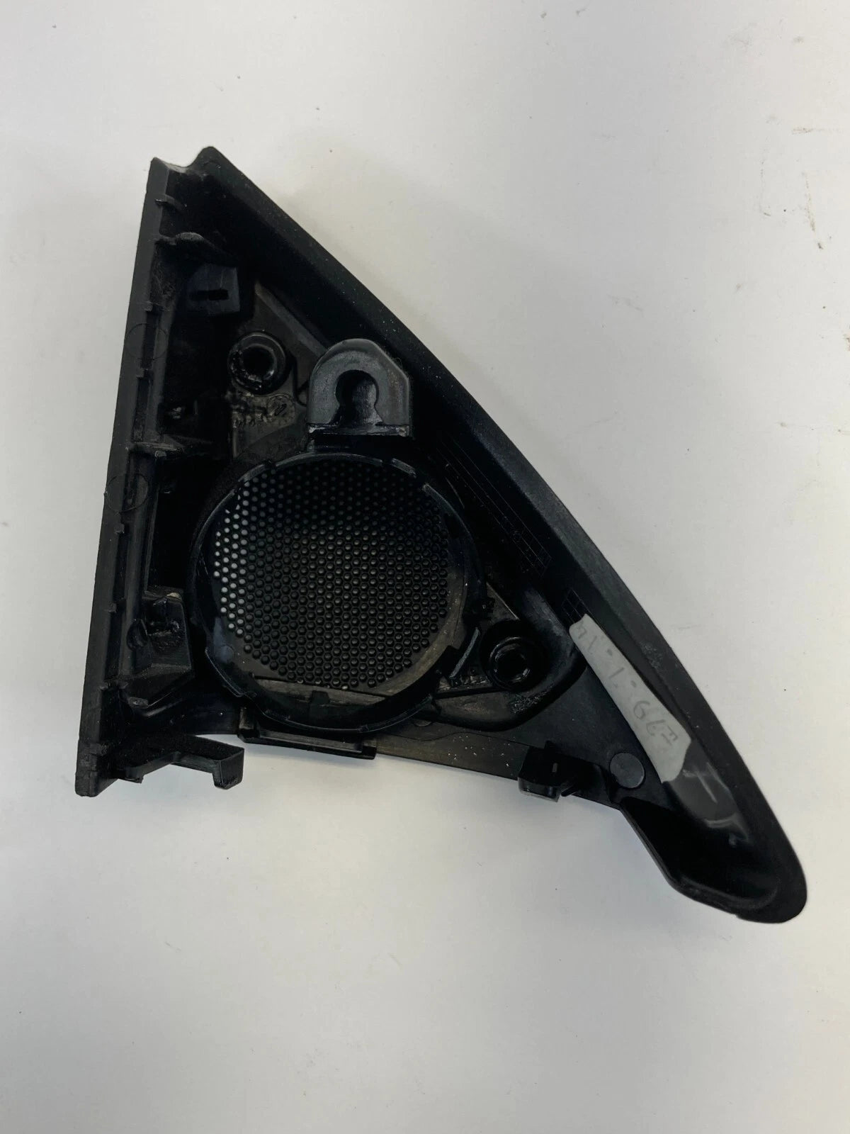 2011-2017 BUICK REGAL FRONT RIGHT SIDE INNER DOOR CORNER COVER TRIM 13221965 OEM