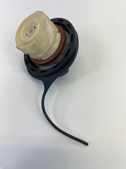 2005-2008 Ford Escape 2005-2008 Mariner 2.3L L4 Fuel Tank Filler Gas Cap Cover