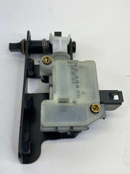 2003-2012 Land Rover Range Rover Trunk Left Tailgate Lock Latch Actuator Switch