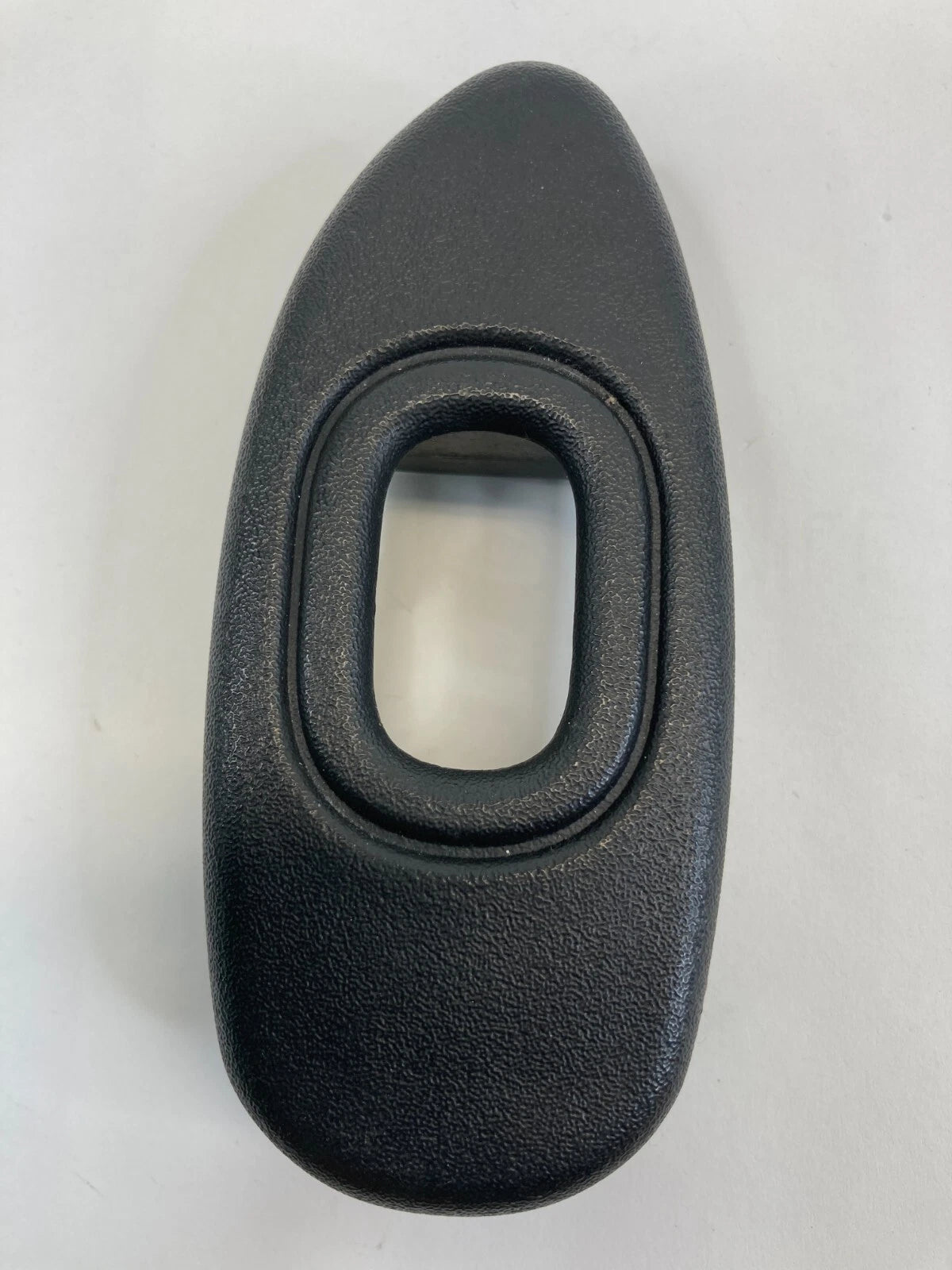 01-04 PONTIAC GRAND AM SEDAN FRONT RIGHT DOOR LOCK SWITCH COVER BEZEL 22612654