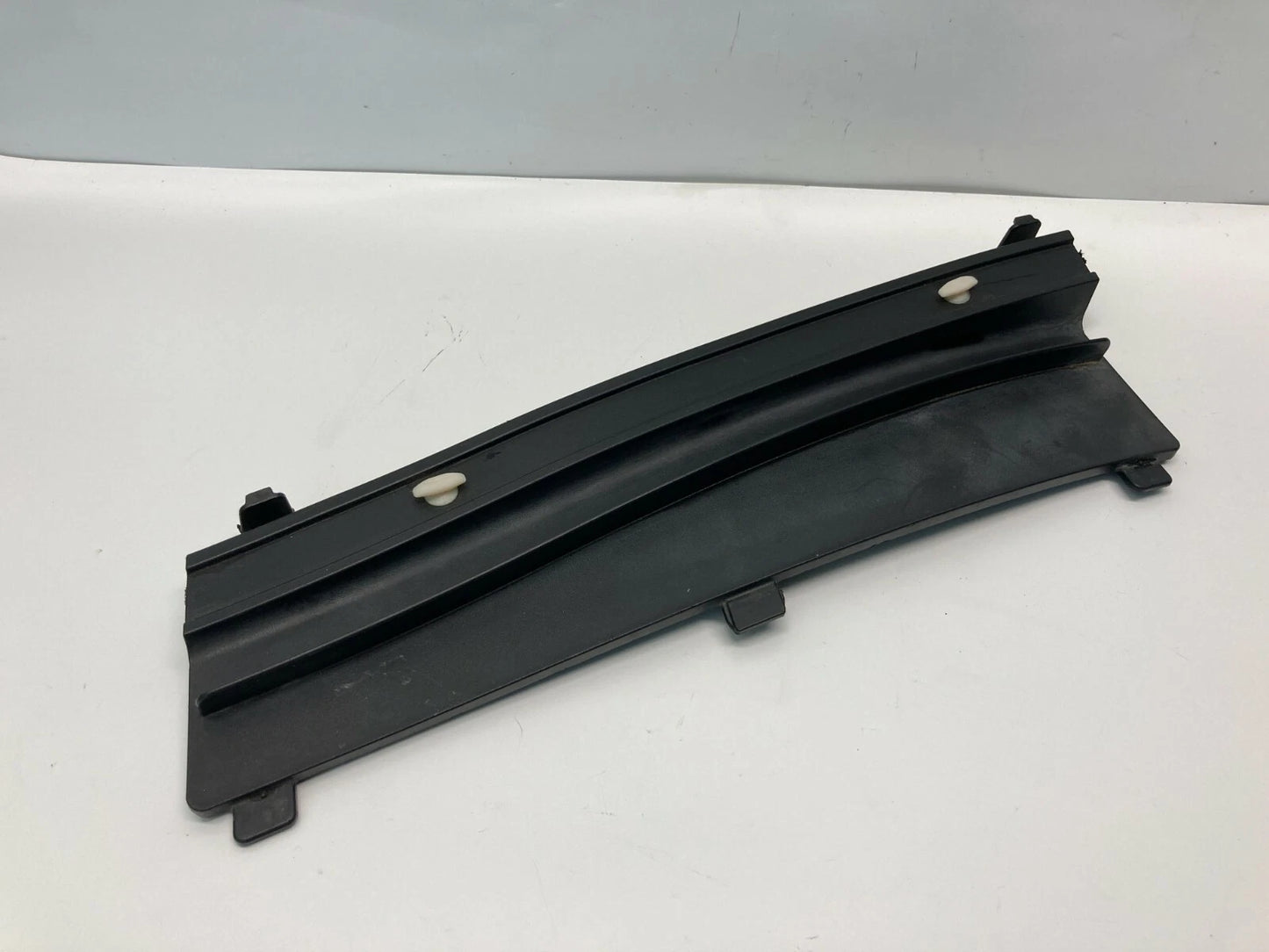 10 TOYOTA PRIUS FRONT WINDSHIELD LOUVER COWL COVER TRIM PANEL BEZEL 55783-47080