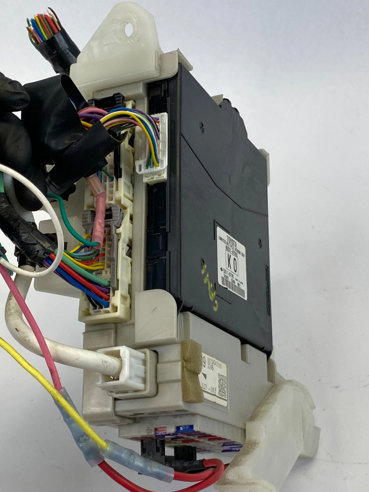 2012-2015 TOYOTA PRIUS INTERIOR FUSE RELAY BODY JUNCTION BOX 82730-47510 OEM