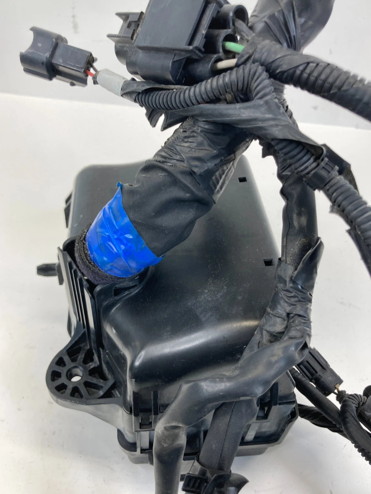 2012 2013 HYUNDAI ACCENT 1.6L AT ENGINE FUSE RELAY BOX JUNCTION BLOCK 912211R534