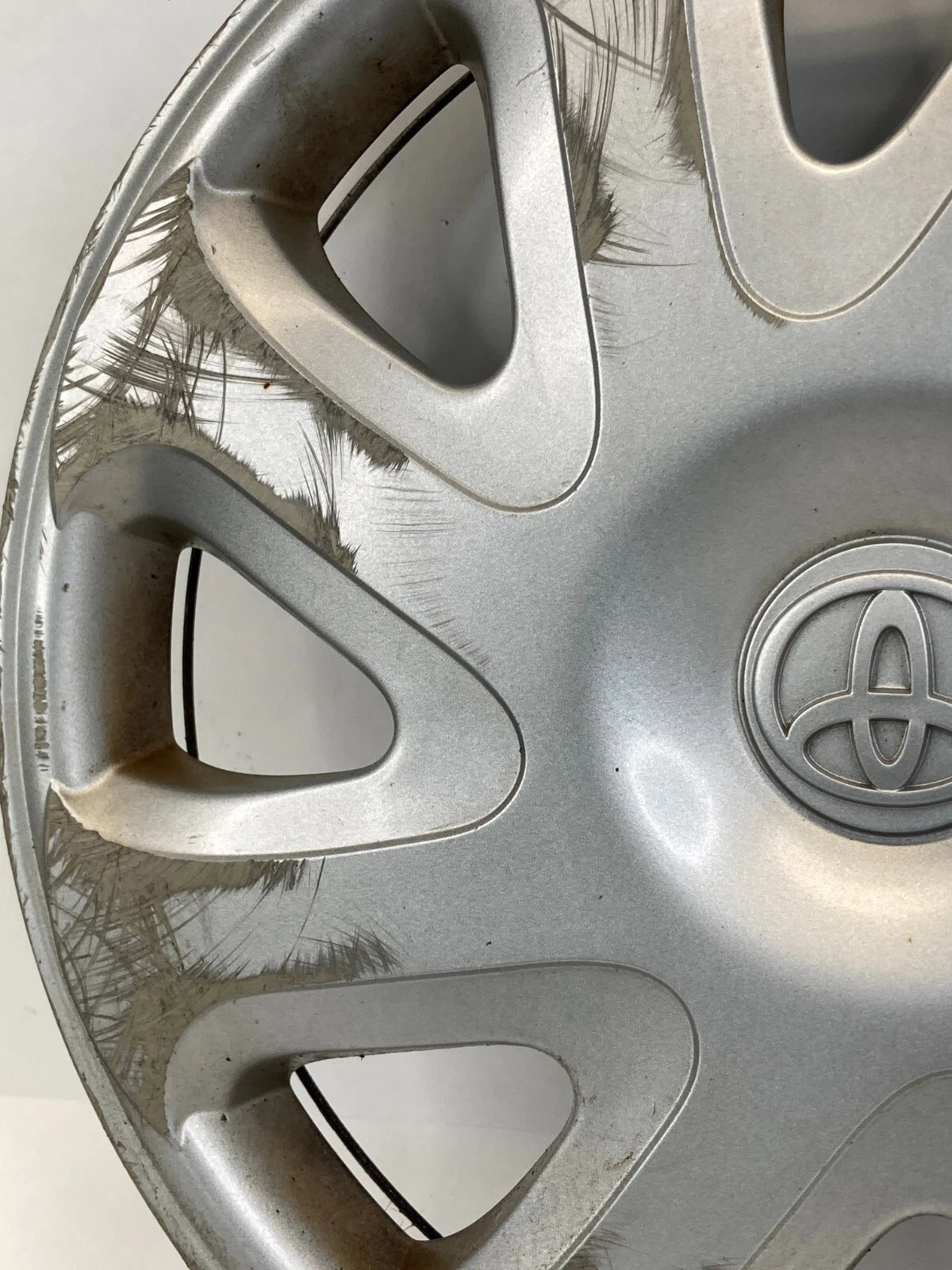 00 01 02 TOYOTA COROLLA RIM WHEEL CENTER CAP HUBCAP HUB CAP 42621AB030 OEM