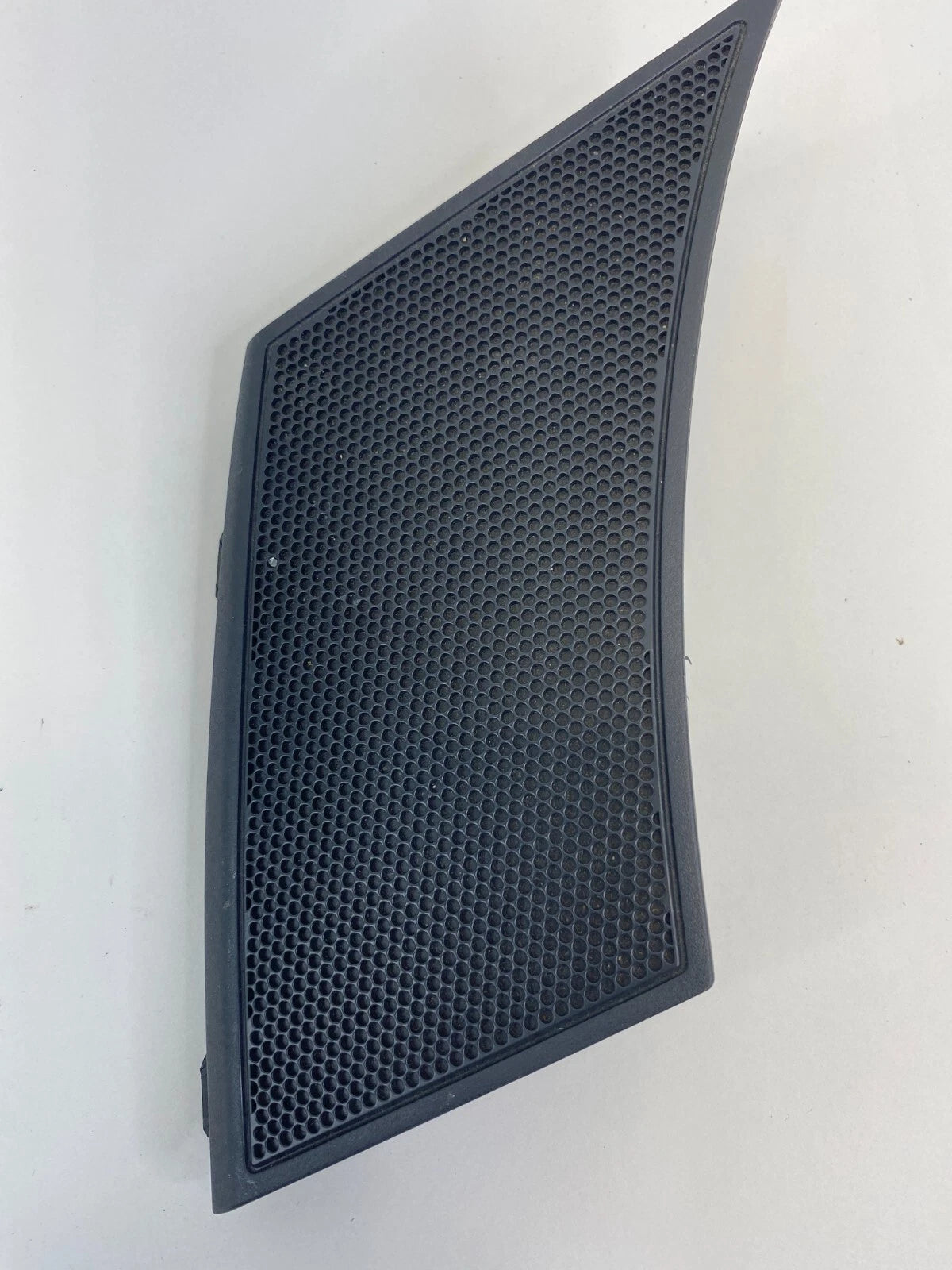2011 2012 2013 NISSAN ROGUE DASH RIGHT SIDE SPEAKER GRILL COVER 28176-JM00A OEM
