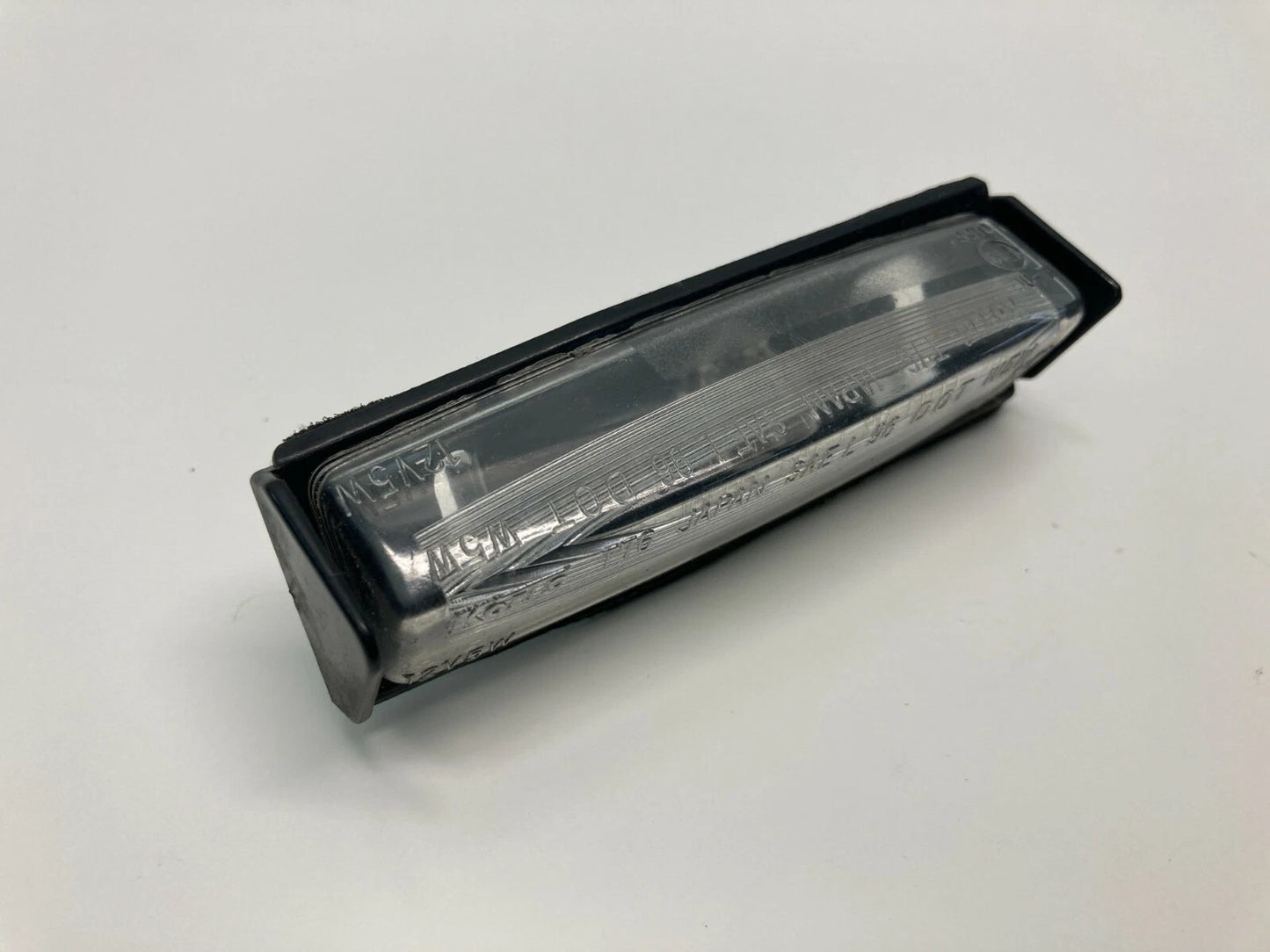 2002 2003 LEXUS ES300 TRUNK LID LICENSE PLATE LIGHT LAMP MOLDING TRIM OEM