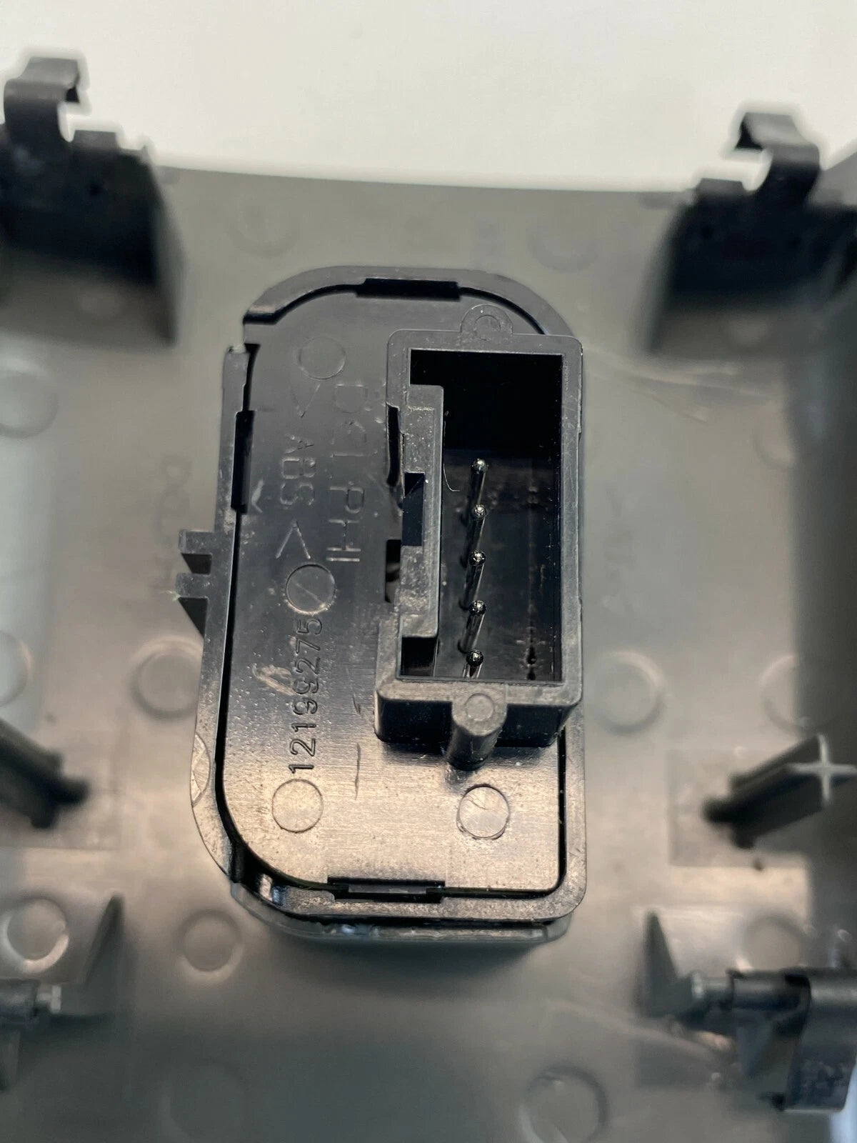 2002-2007 BUICK RENDEZVOUS DRIVER INFORMATION CENTER SWITCH CONTROLS BUTTONS OEM