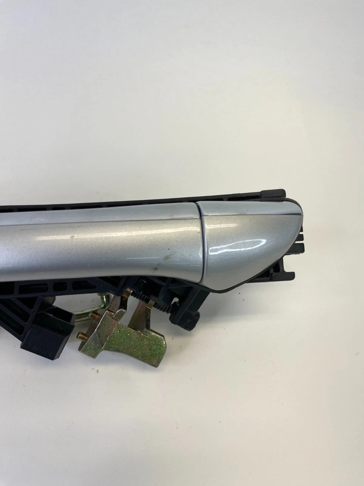 2000-2006 MERCEDES-BENZ S430 REAR LEFT SIDE EXTERIOR DOOR HANDLE ASSEMBLY OEM