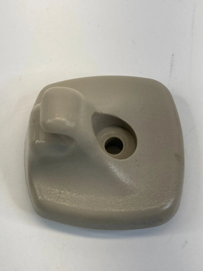 04-12 MITSUBISHI GALANT FRONT LEFT SUNVISOR SUN VISOR SHADE RETAINER CLIP 828226